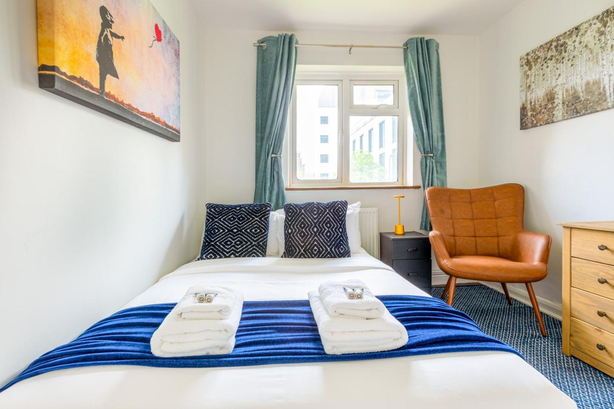 Modernized 2 Storey 2br With Garden Near Angel St Londra