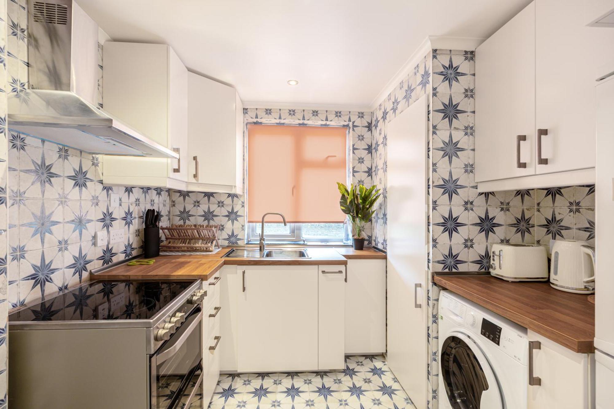 Modernized 2 Storey 2br With Garden Near Angel St *