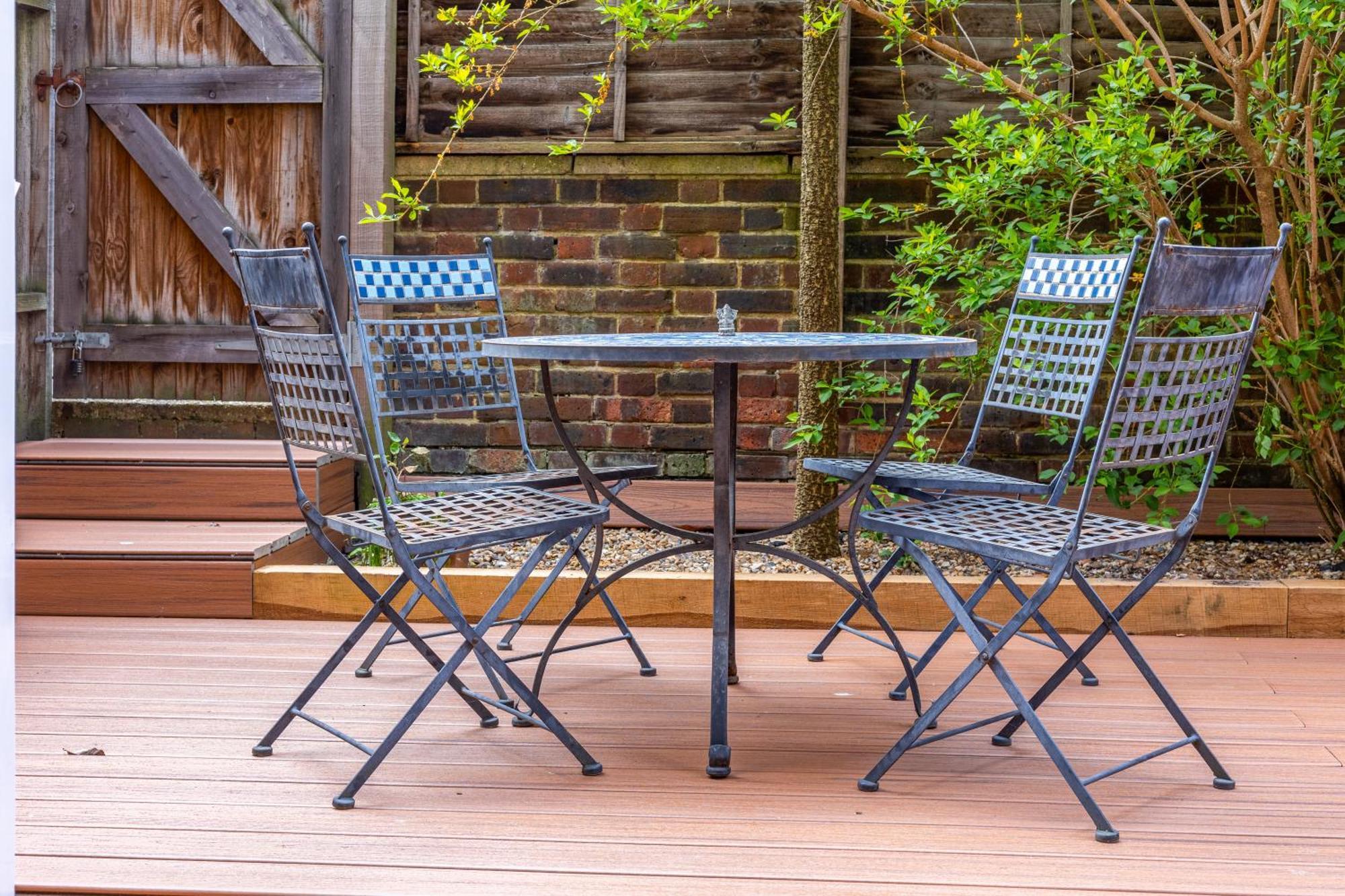 Modernized 2 Storey 2br With Garden Near Angel St Apartment London